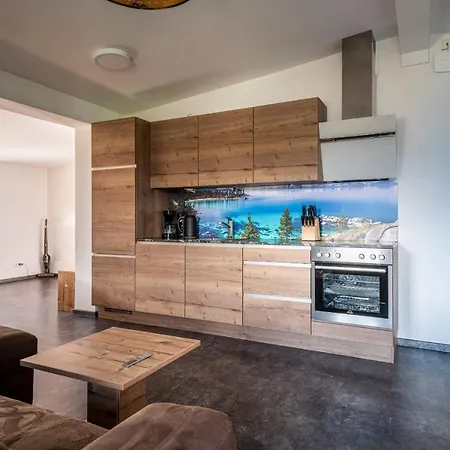 Апартаменти Amelies Mountain View