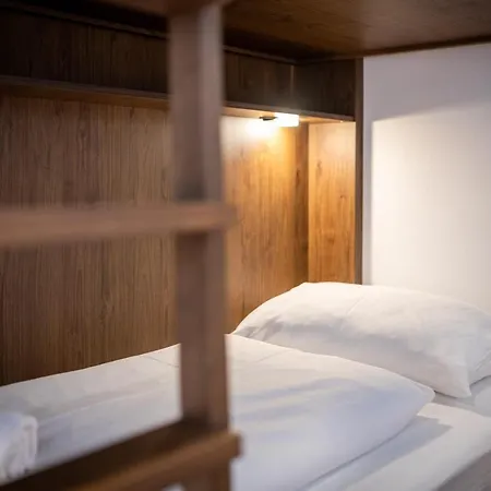 Amelies Mountain View Апартаменти *