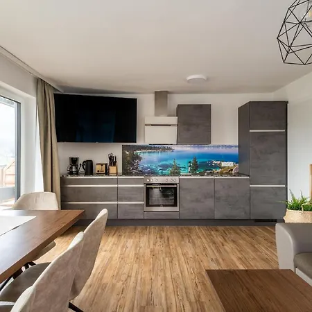 Апартаменти Amelies Mountain View